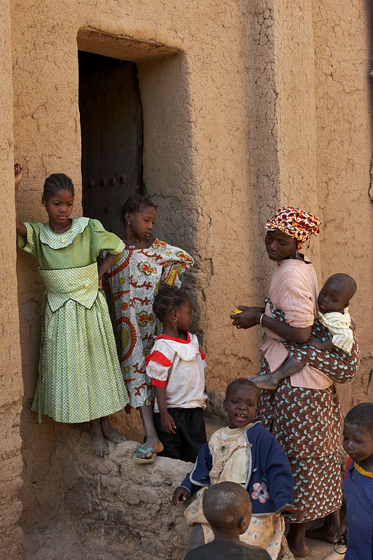 83   Street life   Djenne